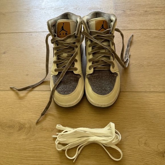 Nike Air Jordan’s Kids Shoes - Picture 1 of 6